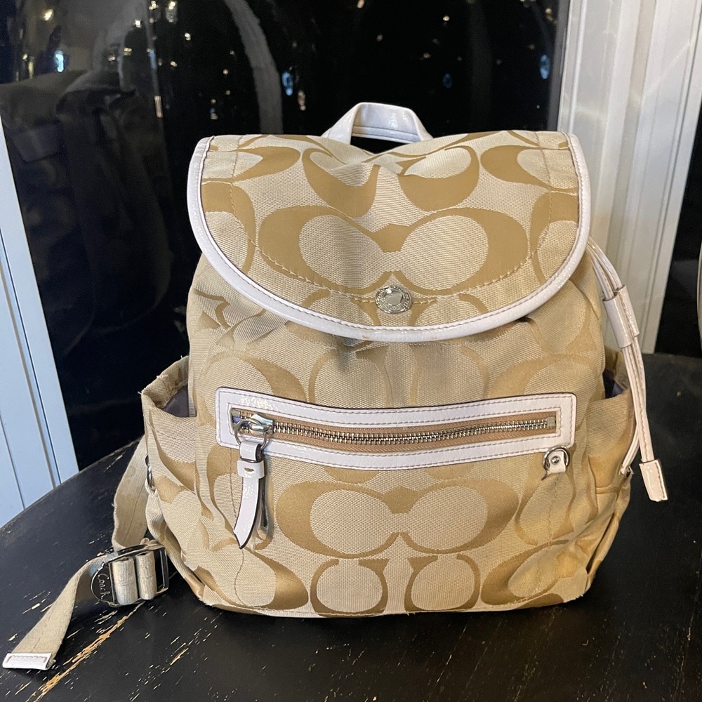 Coach Kyra Daisy Signature Backpack Beige & White